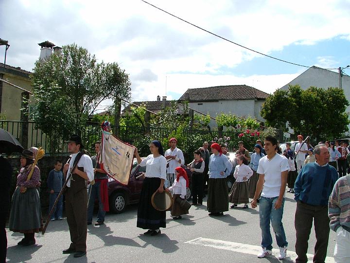 Segundo .-.Festival de Folclore em SANTA VALHA 2003.JPG